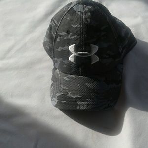 white camo under armour hat